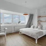 Royal Sky Daire *